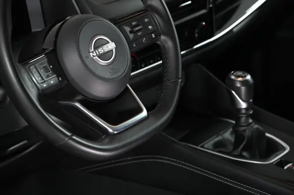 Nissan Qashqai 1.3 DIG-T N-Connecta 16