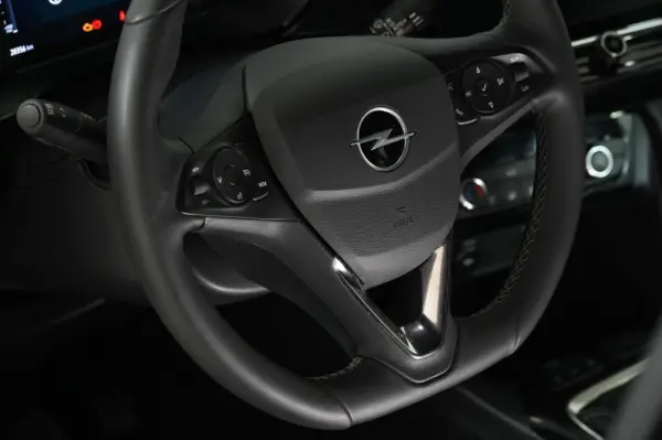 Opel Corsa 1.2 T GS 16