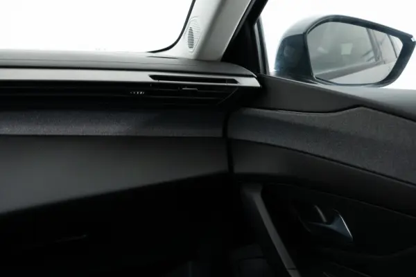 Peugeot 308 1.6 Hybrid Allure e-EAT8 34