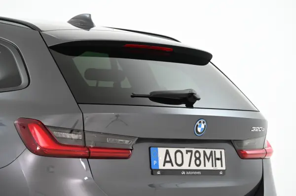 BMW 320 e Auto 11
