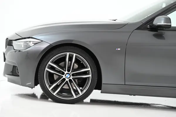 BMW 320 d Pack M Auto 13