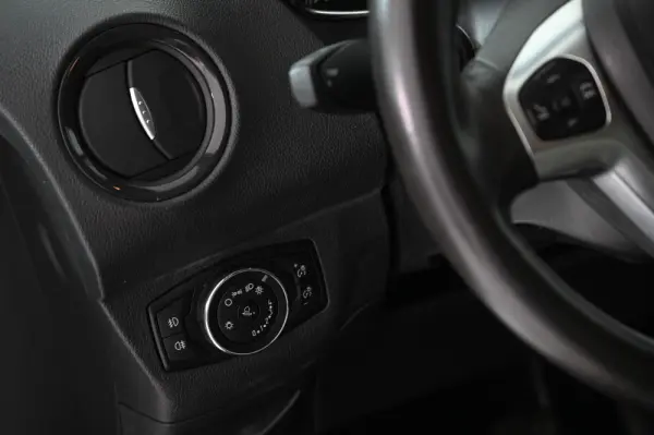 Ford Tourneo Courier 1.0 EcoBoost Titanium 23