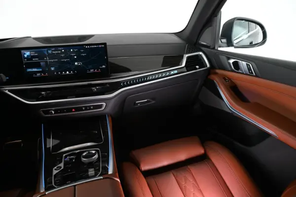 BMW X5 50 e xDrive Edição Desportiva M 17