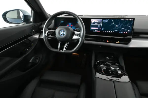 BMW 530 e Pack Desportivo M 17