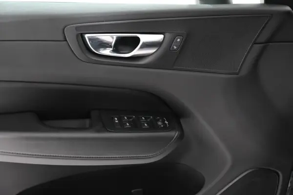 Volvo XC 60 2.0 T6 PHEV Inscription Expression AWD 31