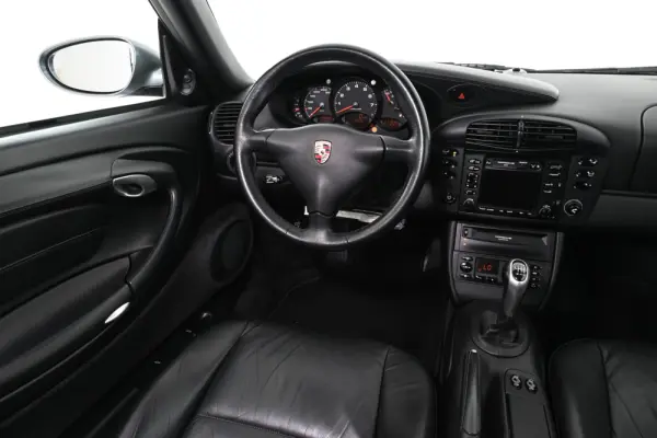 Porsche 911 (996) Carrera 4 Coupé 18