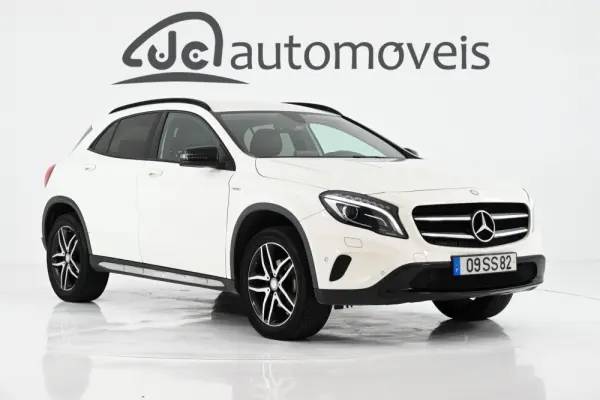Mercedes-Benz GLA 180 d AMG Line 1