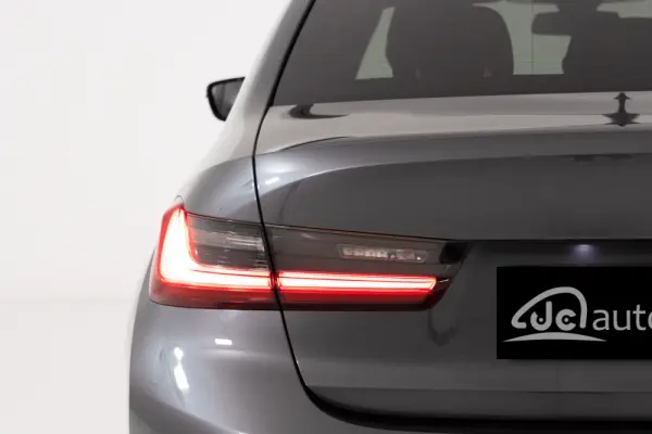 BMW 320 e Corporate Edition Auto 10