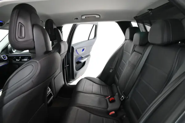 Mercedes-Benz C 300 e Avantgarde 25