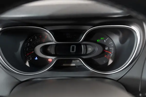 Renault Captur Outro 25