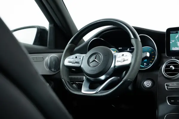 Mercedes-Benz C 300 e AMG Line 21