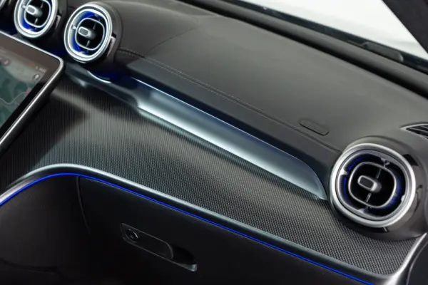 Mercedes-Benz C 300 e AMG Line 25