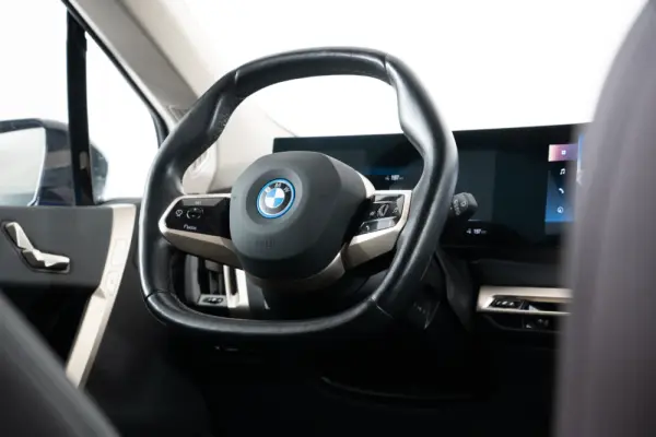 BMW iX xDrive 40 21