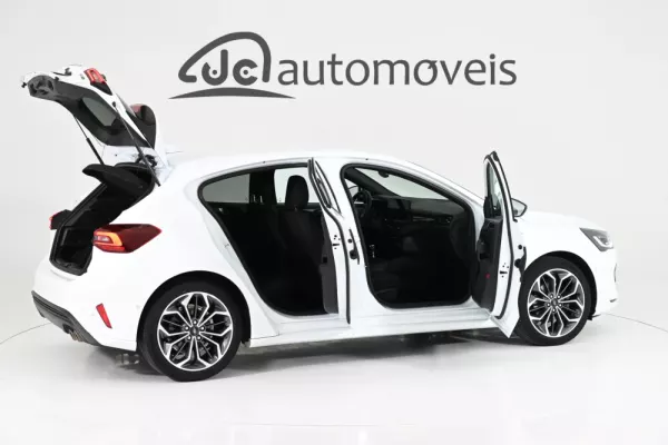 Ford Focus 1.0 EcoBoost MHEV ST-Line X 6