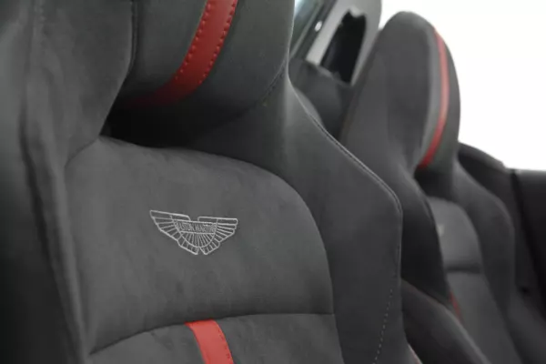 Aston Martin Vantage Roadster V8 F1 Edition 26