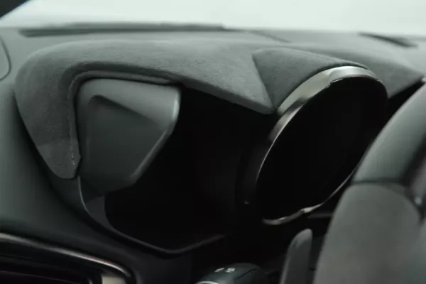 Aston Martin Vantage Roadster V8 F1 Edition 38