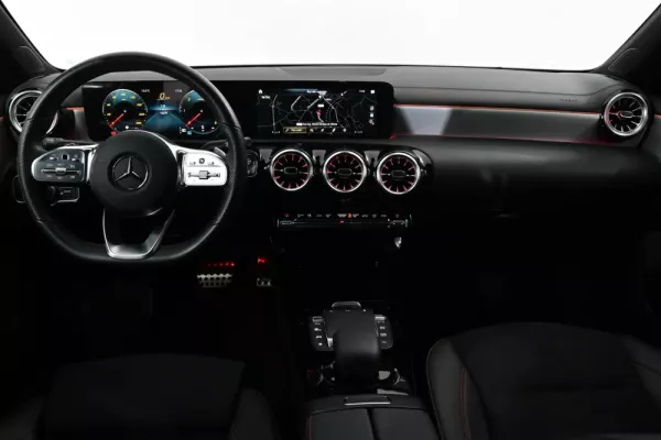 Mercedes-Benz CLA 180 2