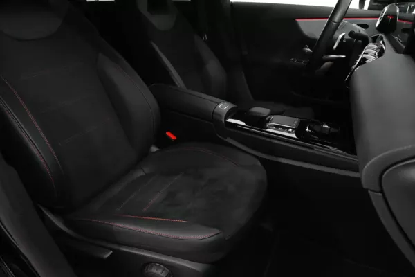 Mercedes-Benz CLA 180 12