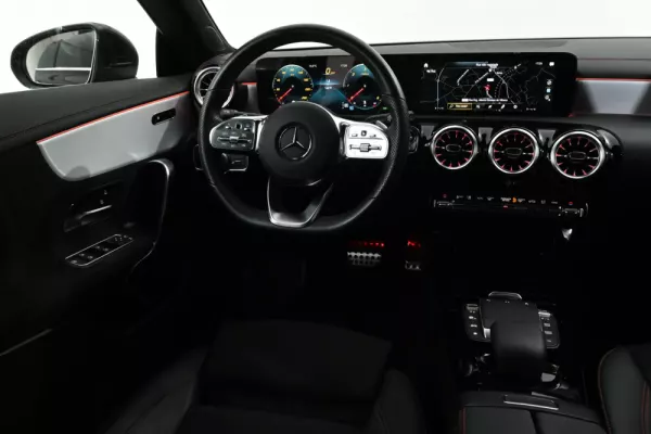 Mercedes-Benz CLA 180 14