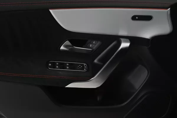 Mercedes-Benz CLA 180 17