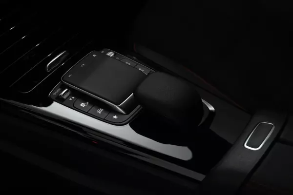 Mercedes-Benz CLA 180 18