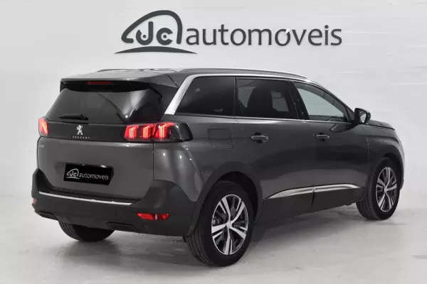 Peugeot 5008 2