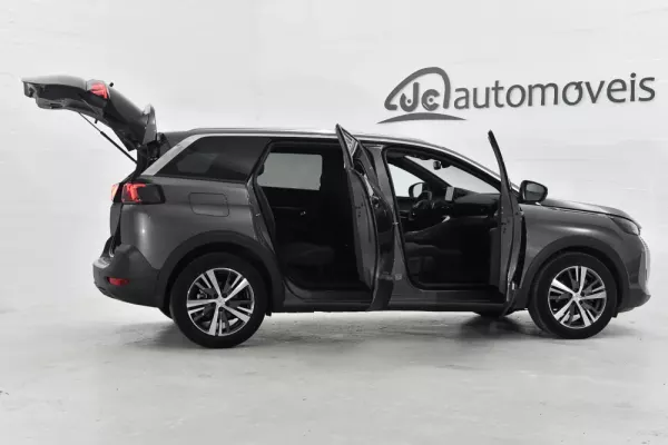 Peugeot 5008 6