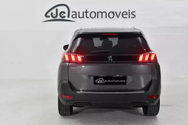 Peugeot 5008 8