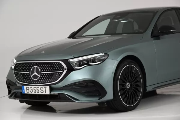 Mercedes-Benz E 300 11