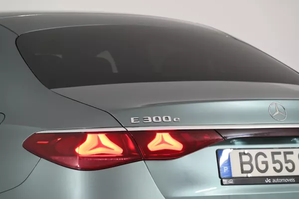 Mercedes-Benz E 300 12