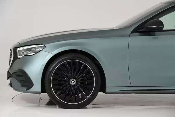 Mercedes-Benz E 300 13