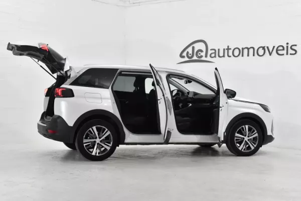 Peugeot 5008 6