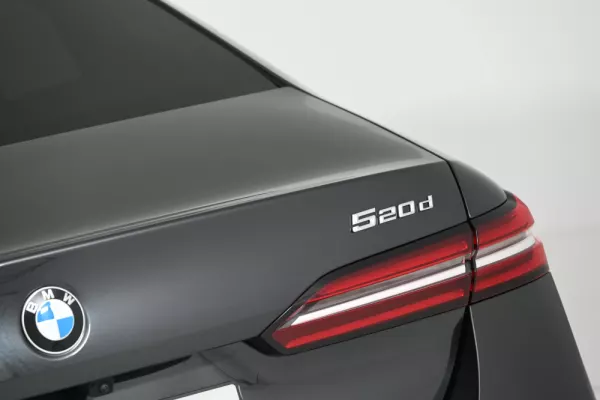 BMW 520 d Pack Desportivo M 11