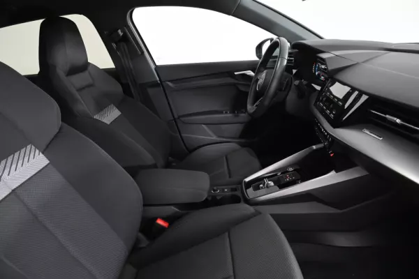 Audi A3 Sportback 30 TFSI Advanced S tronic 32