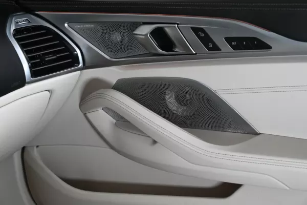 BMW M850i Gran Coupé 32