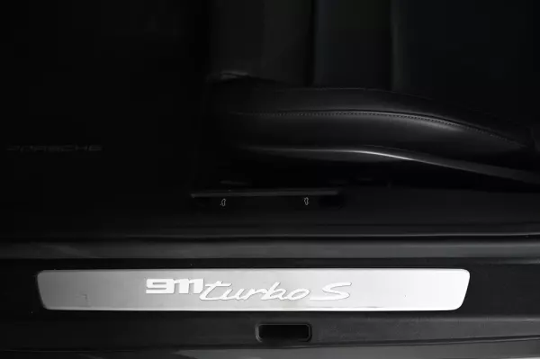 Porsche 911 (992) Turbo S PDK 20