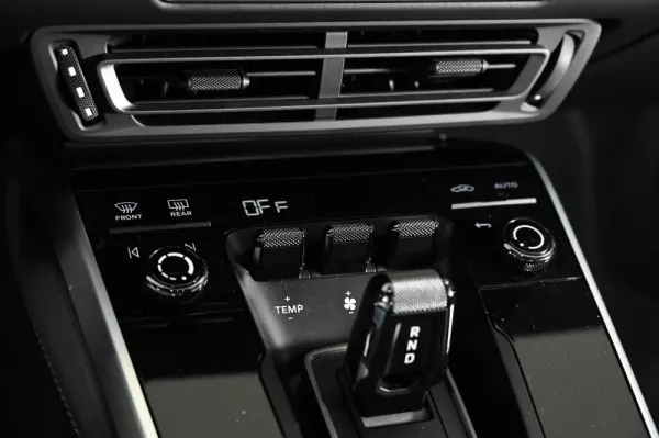 Porsche 911 (992) Turbo S PDK 28