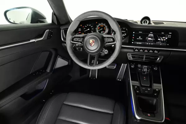 Porsche 911 (992) Turbo S PDK 32