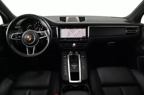 Porsche Macan Standard 3