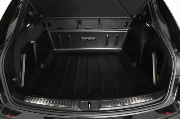 Porsche Macan Standard 8