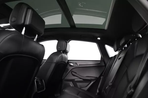 Porsche Macan Standard 14