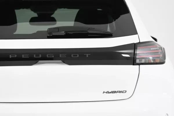 Peugeot 208 1.2 Hybrid Allure e-DCS6 12