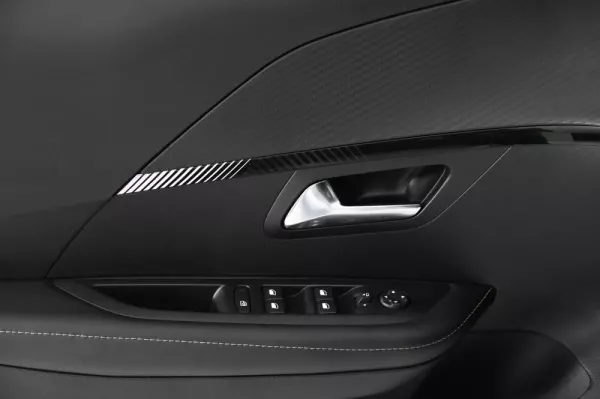 Peugeot 208 1.2 Hybrid Allure e-DCS6 19