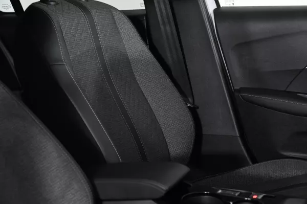 Peugeot 208 1.2 Hybrid Allure e-DCS6 28