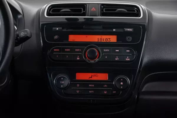 Mitsubishi Space Star 1.2 Intense 27