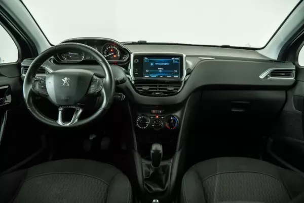Peugeot 208 1.2 PureTech Style 4