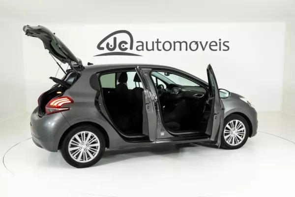 Peugeot 208 1.2 PureTech Style 6