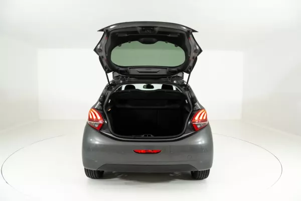 Peugeot 208 1.2 PureTech Style 10