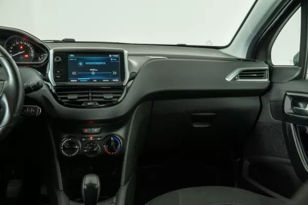 Peugeot 208 1.2 PureTech Style 28