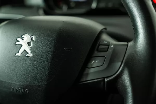 Peugeot 208 1.2 PureTech Style 33